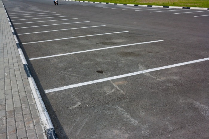 signs your shopping center needs a parking lot upgrade